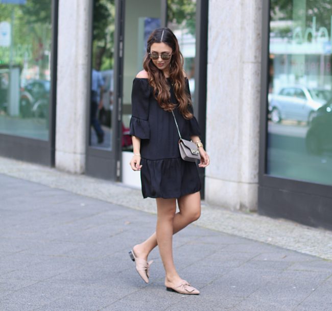 Little black summer dress & Vintage Proenza Schouler bag