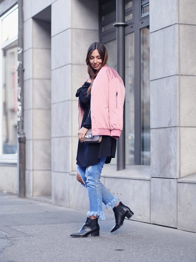 Schwarze, halbhohe Boots, Zara Jeans, Street Style