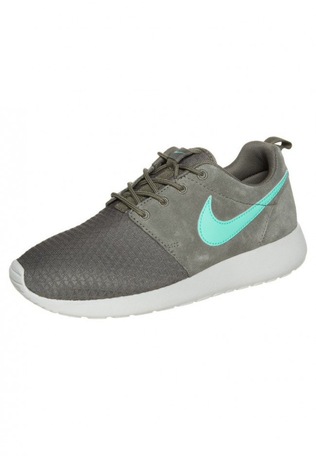 Nike Sportswear ROSHERUN WINTER Sneaker oliv